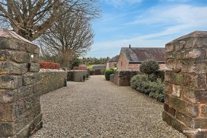 Photo 16- click for photo gallery